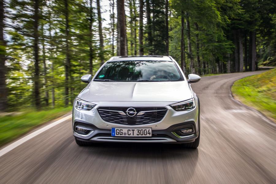  Opel Insignia Country Tourer Turbo 4x4 2017 года  (фото 32 из 44)